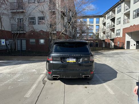 Used 2020 Land Rover Range Rover Sport HST image 2