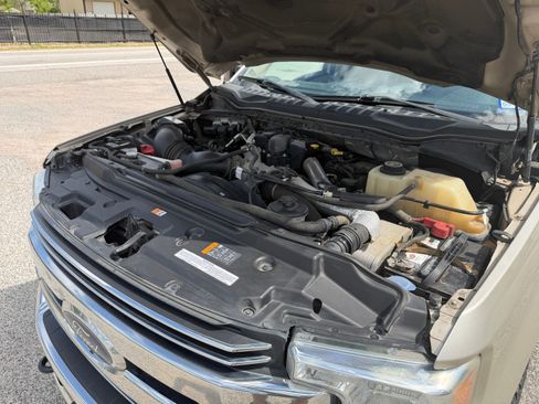 Used 2017 Ford F250 Lariat w/ Lariat Value Package image 26