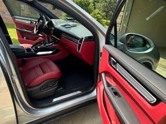 Used 2023 Porsche Cayenne Turbo S image 1