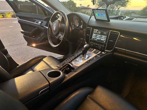 Used 2014 Porsche Panamera 4S image 25