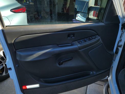 Used 2005 GMC Sierra 3500 SLE w/ Heavy-Duty Power Package image 13