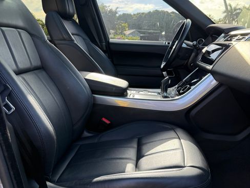 Used 2022 Land Rover Range Rover Sport SE image 12
