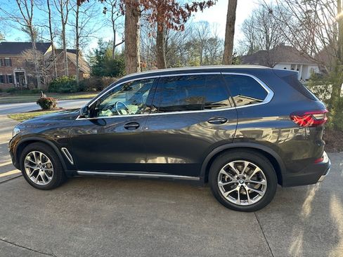 Used 2023 BMW X5 xDrive45e w/ Executive Package image 5