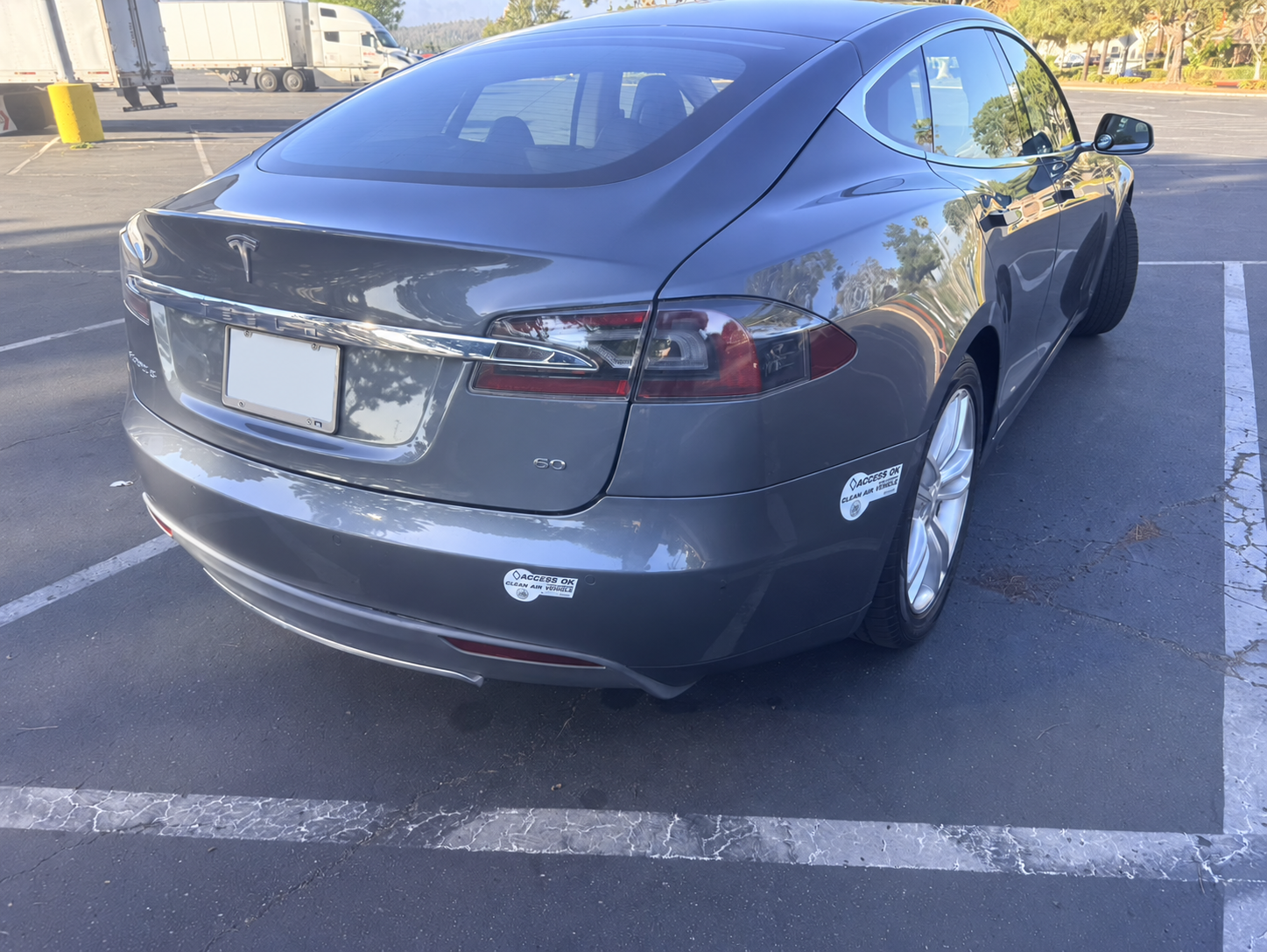 Used 2014 Tesla Model S 60 RWD image 4