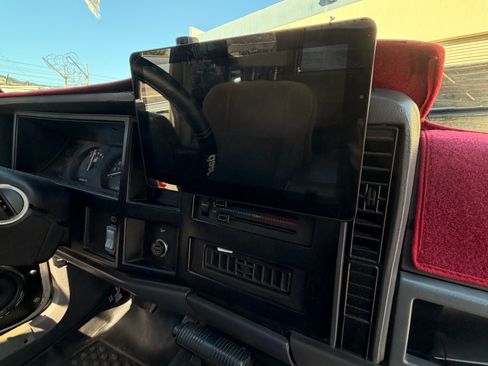 Used 1996 Jeep Cherokee SE image 10