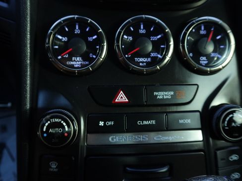 Used 2013 Hyundai Genesis 3.8 image 12