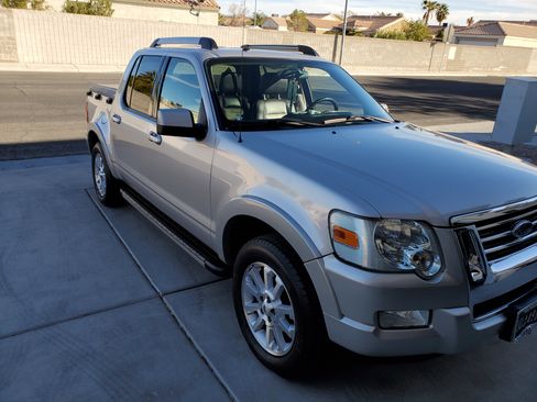 Used 2007 Ford Explorer Sport Trac Limited RWD image 5