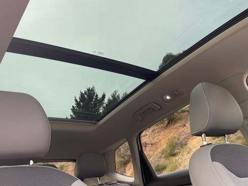 Used 2022 Volkswagen Taos SE image 15