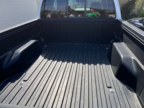 Used 2022 Toyota Tacoma TRD Sport image 15