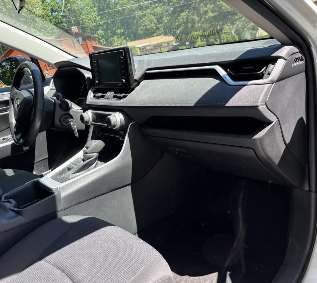 Used 2022 Toyota RAV4 LE AWD/4WD image 10
