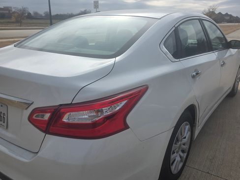 Used 2016 Nissan Altima 2.5 S w/ Power Driver Seat Package image 5