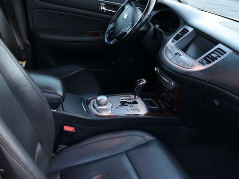 Used 2011 Hyundai Genesis 3.8 w/ Technology Pkg 4 image 18