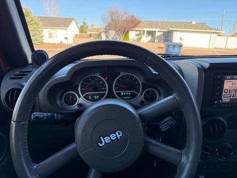 Used 2009 Jeep Wrangler Rubicon w/ Dual Top Group image 15