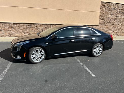 Used 2019 Cadillac XTS Luxury image 2