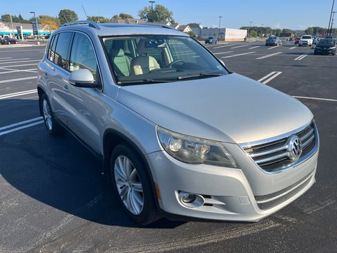 Used 2010 Volkswagen Tiguan SE image 4