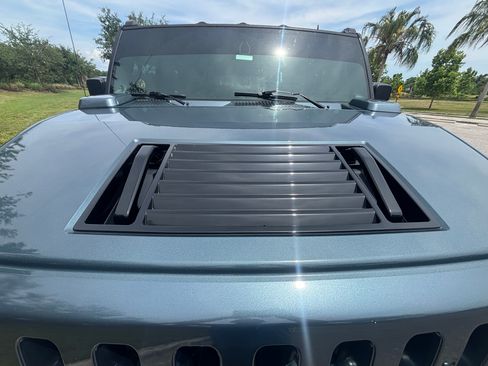 Used 2005 HUMMER H2 w/ Preferred Equipment Group AWD/4WD image 4