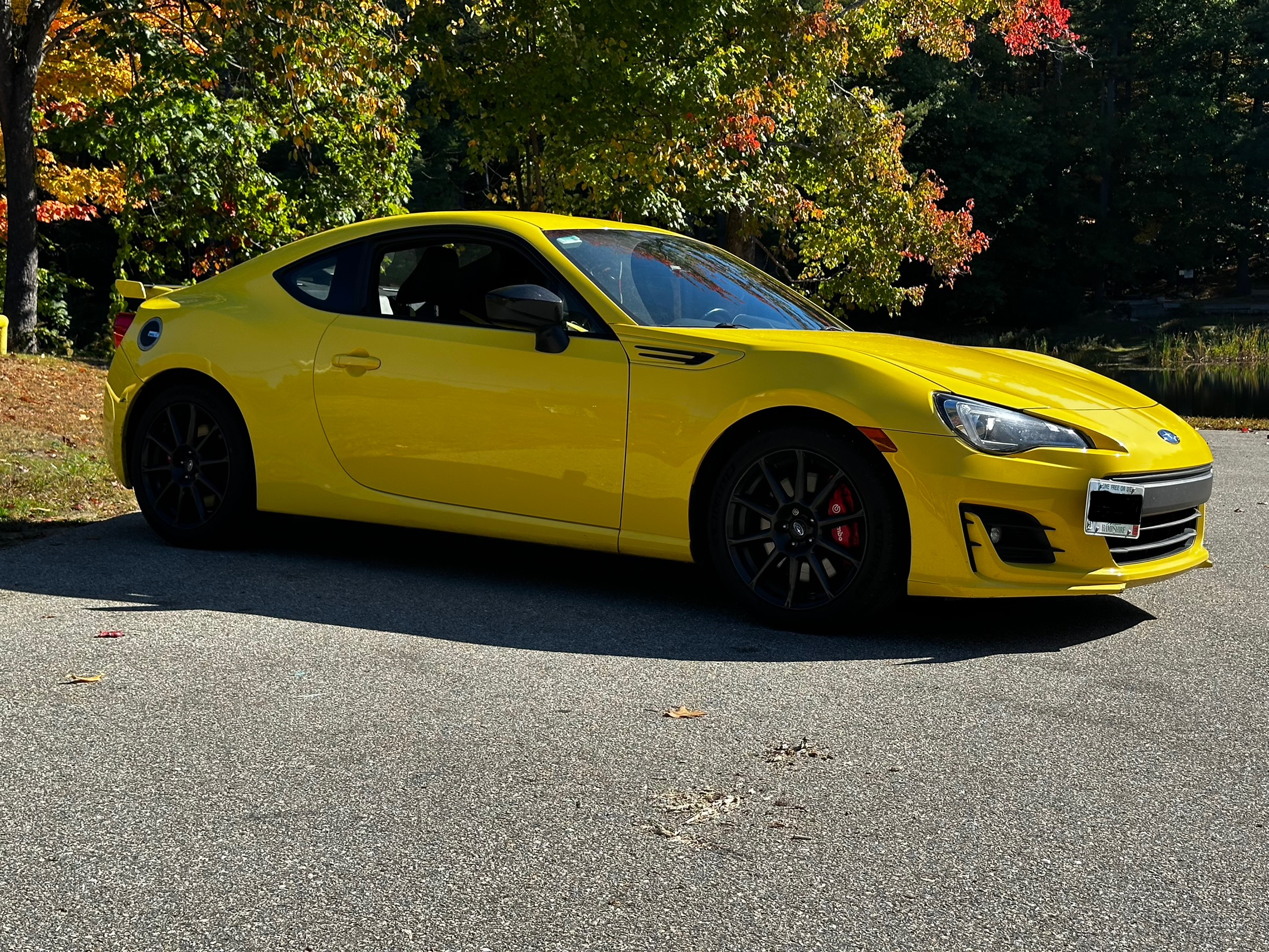 Used 2017 Subaru BRZ Series.Yellow RWD image 4