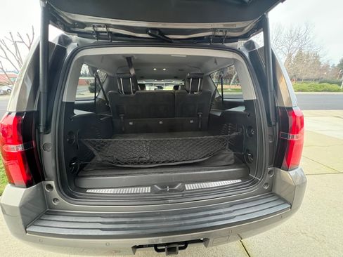 Used 2018 Chevrolet Suburban LT image 22