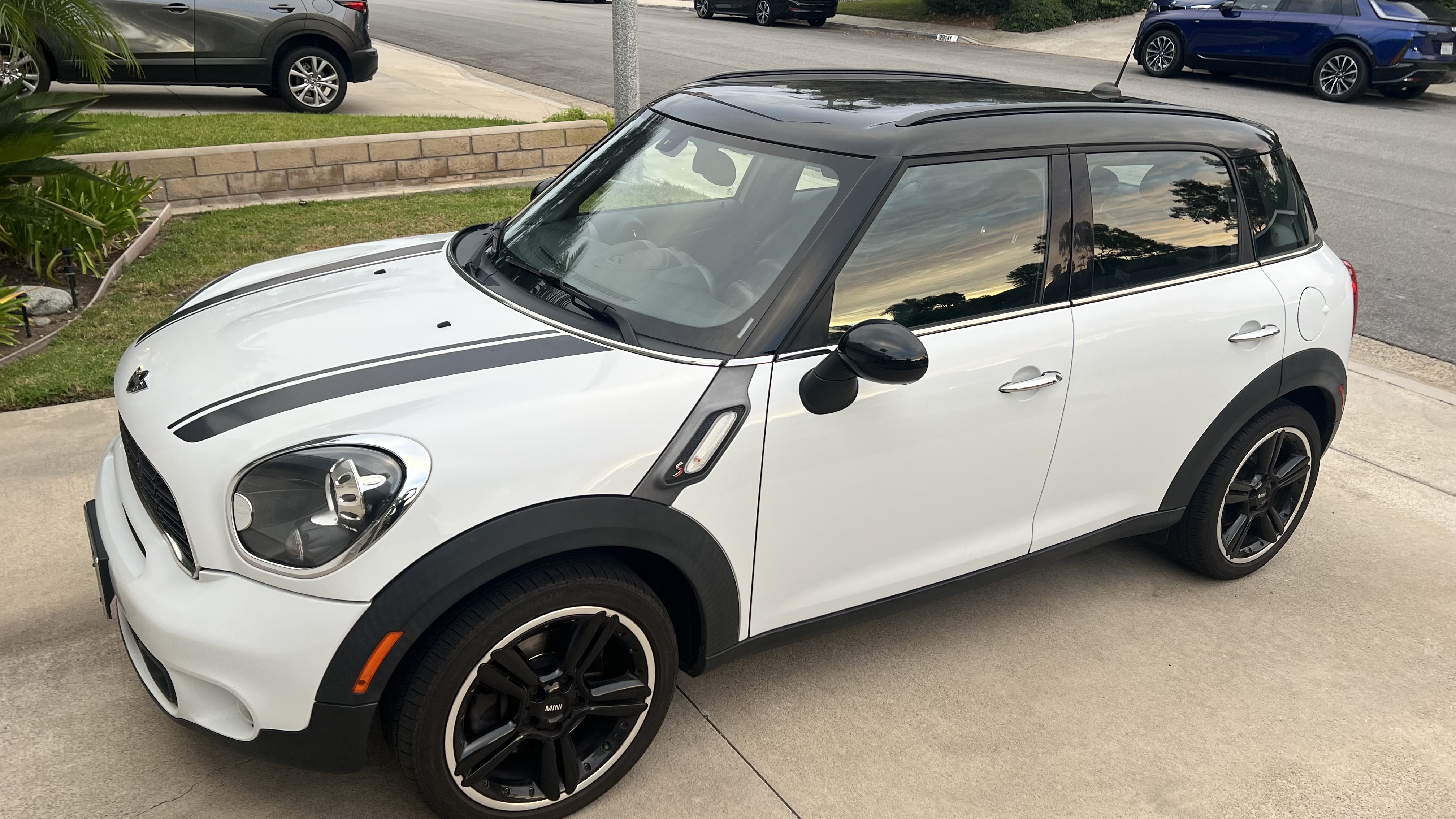 Used 2012 MINI Cooper Countryman S FWD image 2