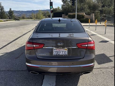 Used 2014 Kia Cadenza Premium w/ Technology Package image 2