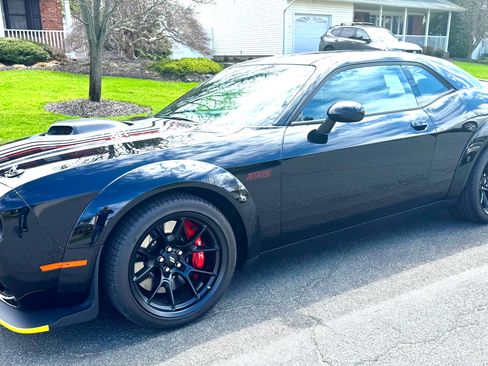 Used 2023 Dodge Challenger R/T Scat Pack image 1