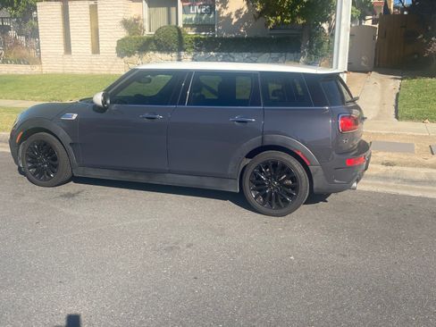 Used 2019 MINI Cooper Clubman S w/ Premium Package image 4