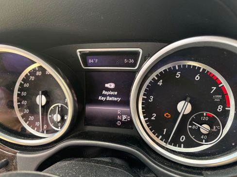 Used 2015 Mercedes-Benz GL 450 4MATIC image 6