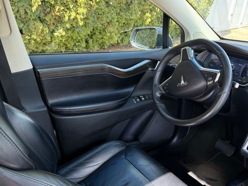 Used 2016 Tesla Model X 90D image 16