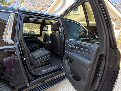 Used 2023 GMC Yukon XL Denali image 13