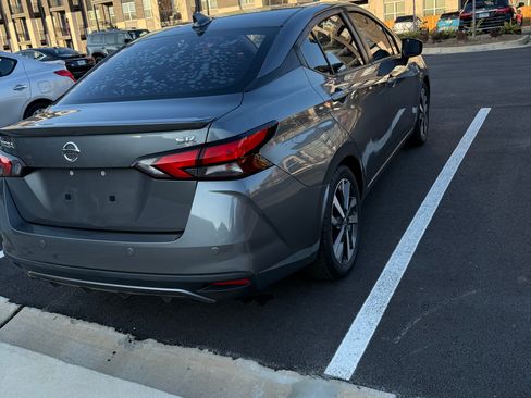 Used 2020 Nissan Versa SR w/ Convenience Package image 11