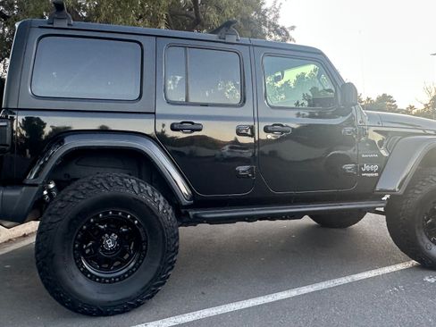 Used 2019 Jeep Wrangler Unlimited Sahara image 6