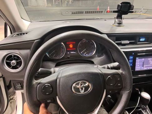 Used 2019 Toyota Corolla LE FWD image 11