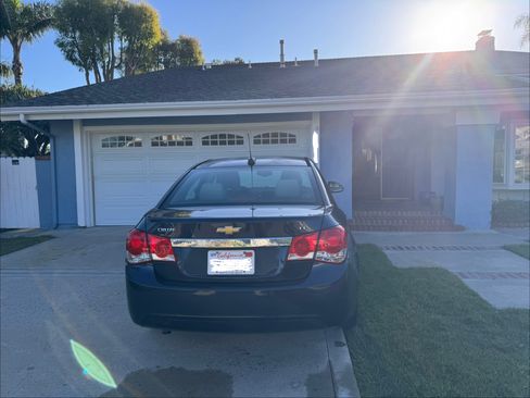 Used 2015 Chevrolet Cruze LT image 4