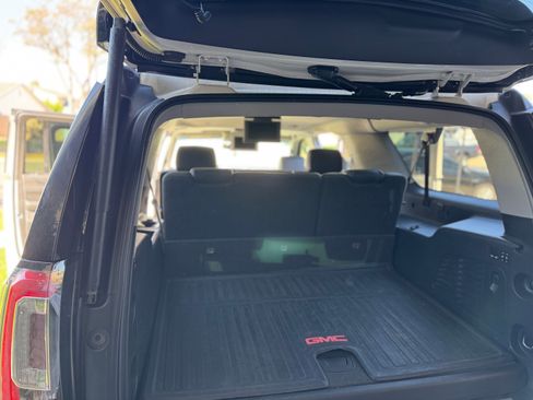 Used 2015 GMC Yukon XL SLT w/ Open Road Package image 9