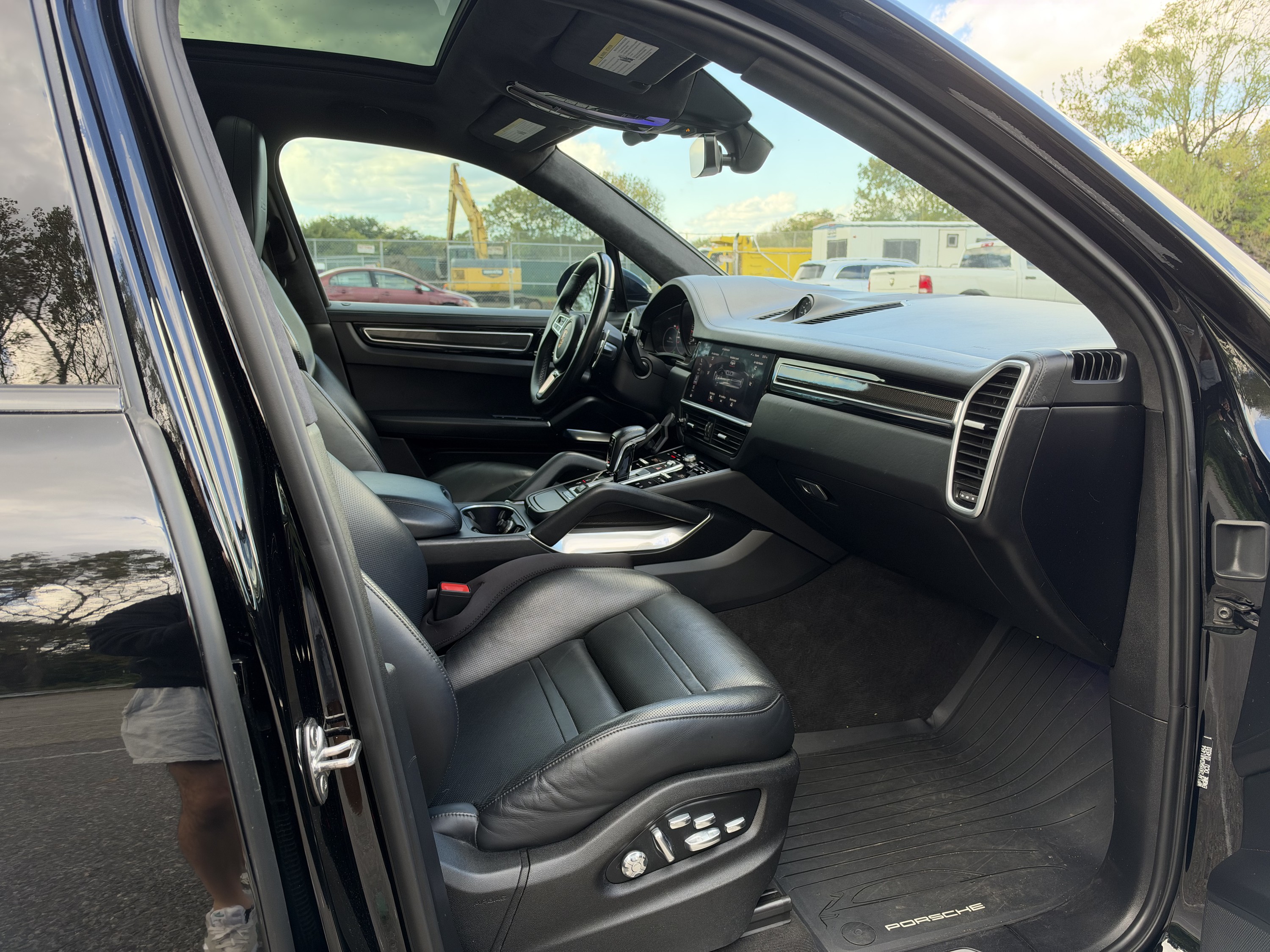 Used 2019 Porsche Cayenne Turbo AWD/4WD image 12