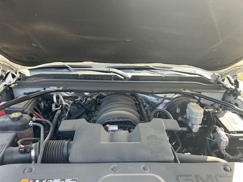 Used 2018 GMC Yukon SLE w/ SLE Value Package image 10