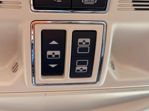 Used 2015 Jaguar XJ L Portfolio image 12