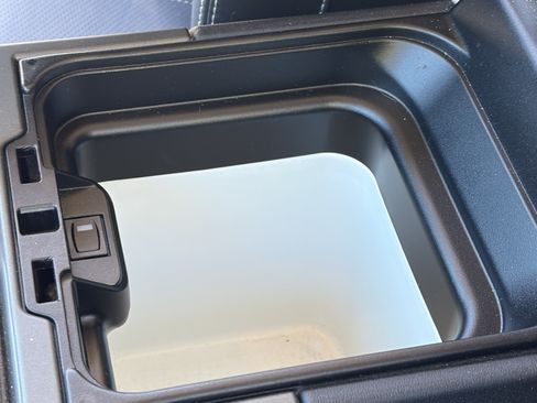 Used 2013 Land Rover Range Rover Sport HSE LUX w/ Luxury Interior Pkg image 20