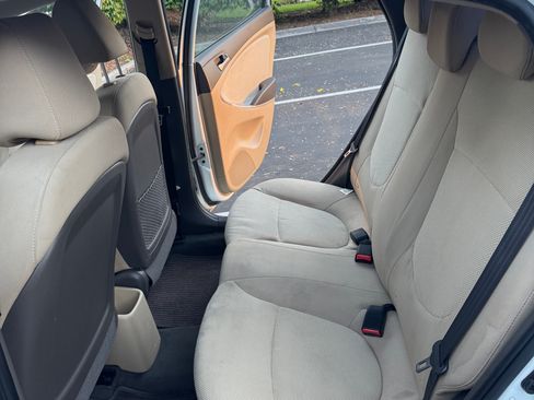 Used 2013 Hyundai Accent GLS image 7