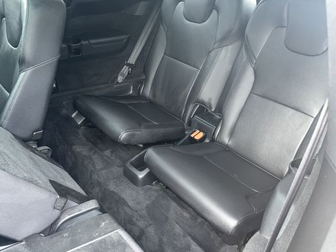 Used 2017 Volvo XC90 T6 Momentum w/ Vision Package image 17