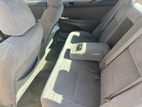 Used 2004 Toyota Camry LE FWD image 11