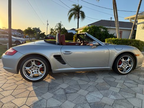 Used 2005 Porsche Boxster S image 8