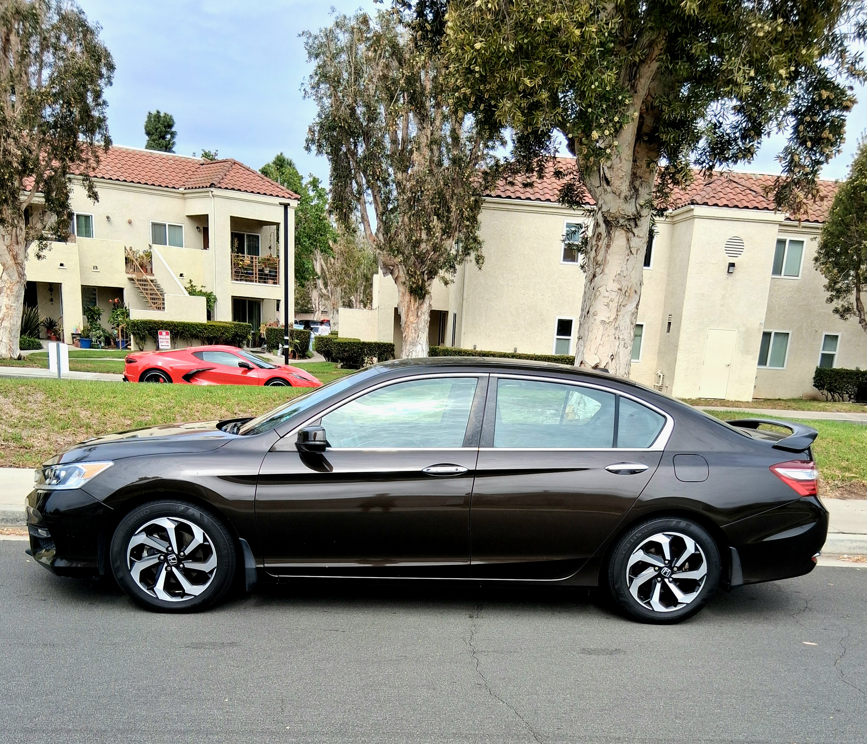 Used 2016 Honda Accord EX image 1
