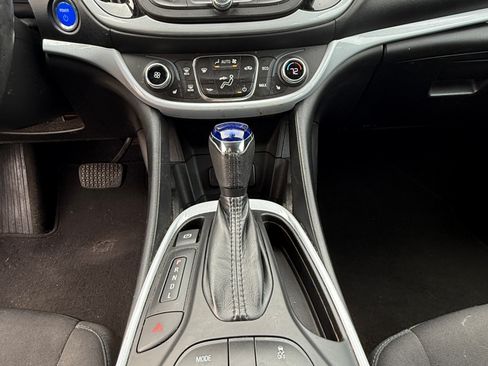 Used 2017 Chevrolet Volt LT w/ Comfort Package image 15