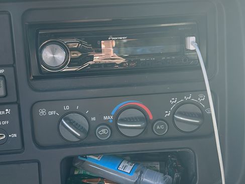 Used 1997 GMC Sierra 1500 2WD Extended Cab w/ Marketing Option Pkg 3 image 11