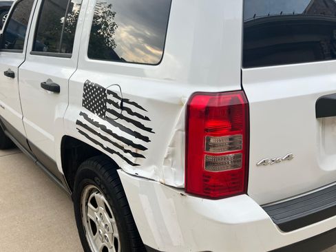 Used 2014 Jeep Patriot Sport image 8