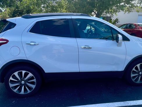 Used 2018 Buick Encore Essence FWD image 12