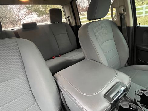 Used 2017 RAM 1500 Express w/ Black Ram 1500 Express Group image 19