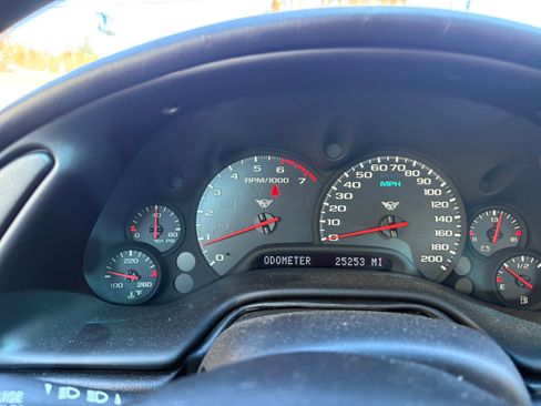 Used 1998 Chevrolet Corvette Coupe 2D w/ Roof Pkg image 2