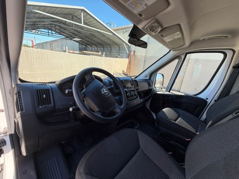 Used 2016 RAM ProMaster 2500 w/ Cargo Convenience Group image 18
